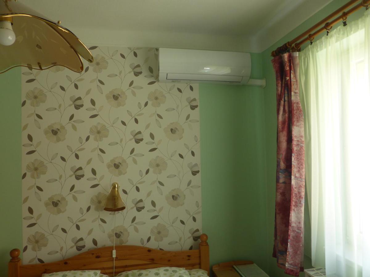 Napfeny Apartman Es Vendeghaz Эгерсалок Экстерьер фото
