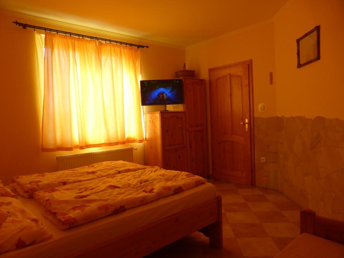 Napfeny Apartman Es Vendeghaz Эгерсалок Экстерьер фото