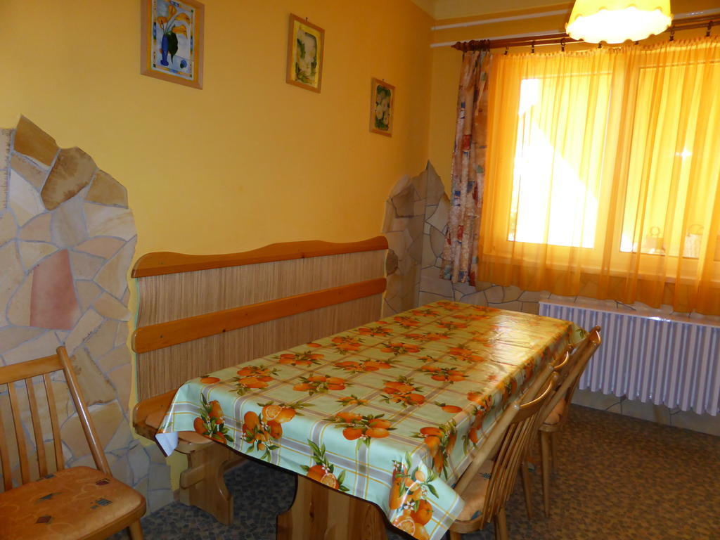 Napfeny Apartman Es Vendeghaz Эгерсалок Экстерьер фото