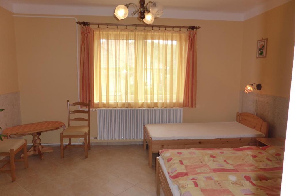 Napfeny Apartman Es Vendeghaz Эгерсалок Номер фото