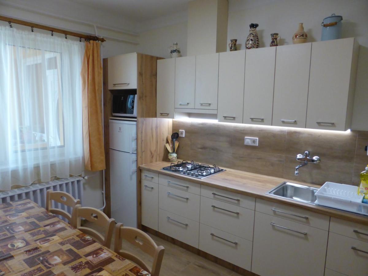 Napfeny Apartman Es Vendeghaz Эгерсалок Экстерьер фото