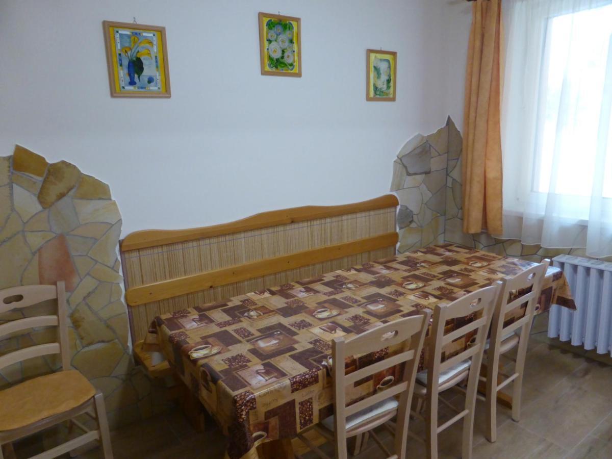 Napfeny Apartman Es Vendeghaz Эгерсалок Экстерьер фото